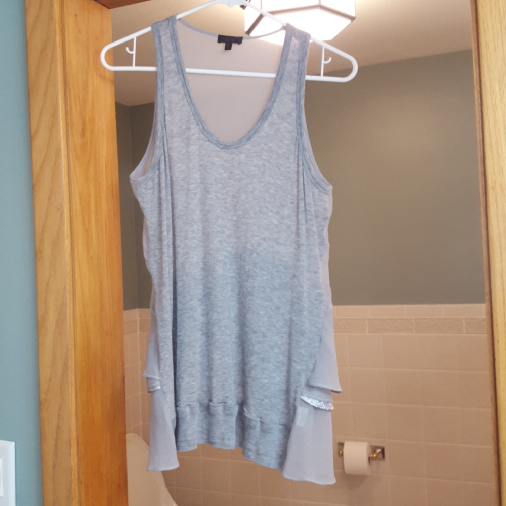 CLU GRAY ADORABLE RUFFLED BACK TOP